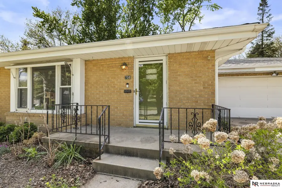 758 N 74th Avenue, Omaha, NE 68114 - #3