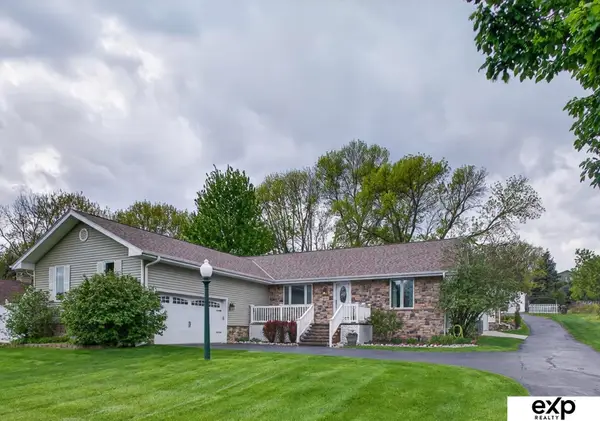 5732 S 185th Street, Omaha, NE 68135