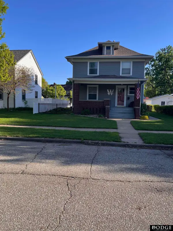 742 E 4th Street, Fremont, NE 68025