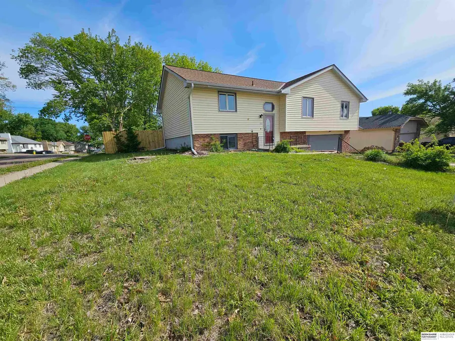 820 Spruce Street, Papillion, NE 68046 - #2