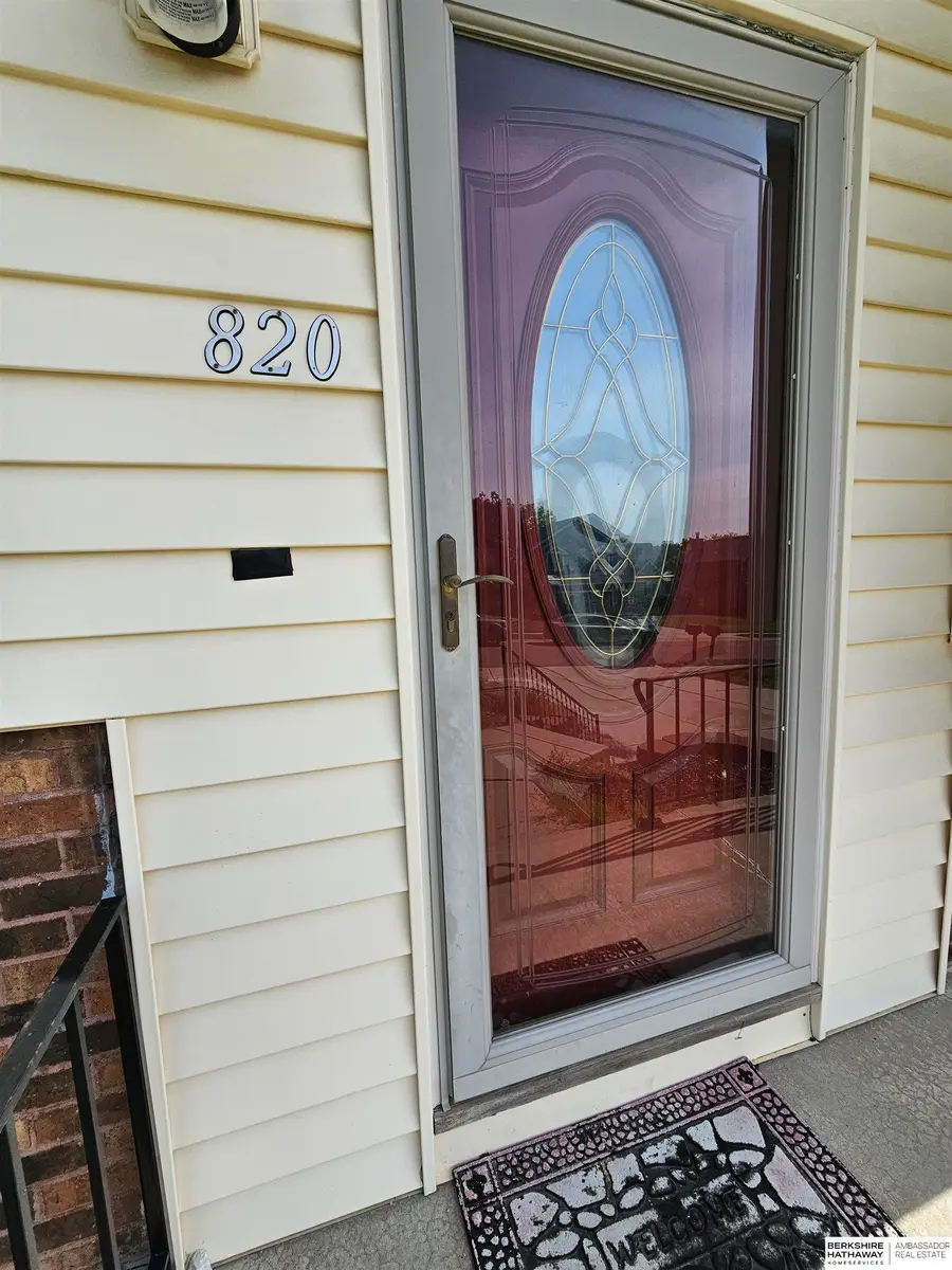 820 Spruce Street, Papillion, NE 68046 - #3