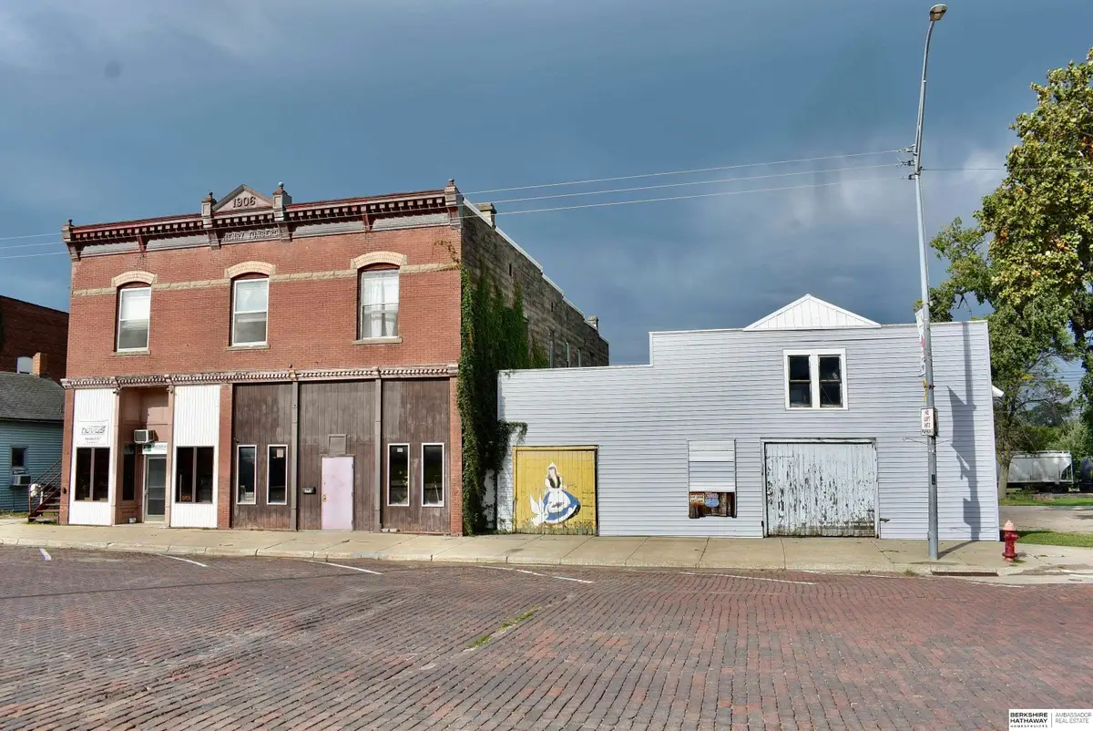328-338 N Oakland Avenue, Oakland, NE 68045 - #1