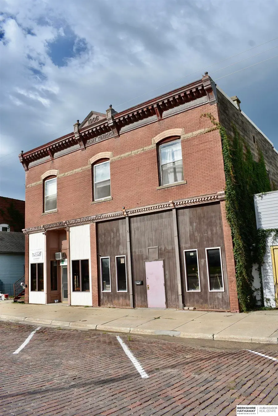 328-338 N Oakland Avenue, Oakland, NE 68045 - #3