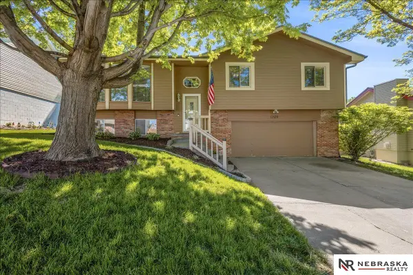 12109 N 158th Street, Bennington, NE 68007