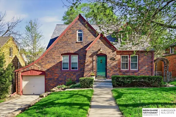 5008 Parker Street, Omaha, NE 68104