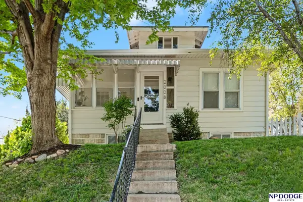 2008 S 58 Street, Omaha, NE 68106