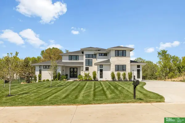 6630 Pawnee Circle, Omaha, NE 68152
