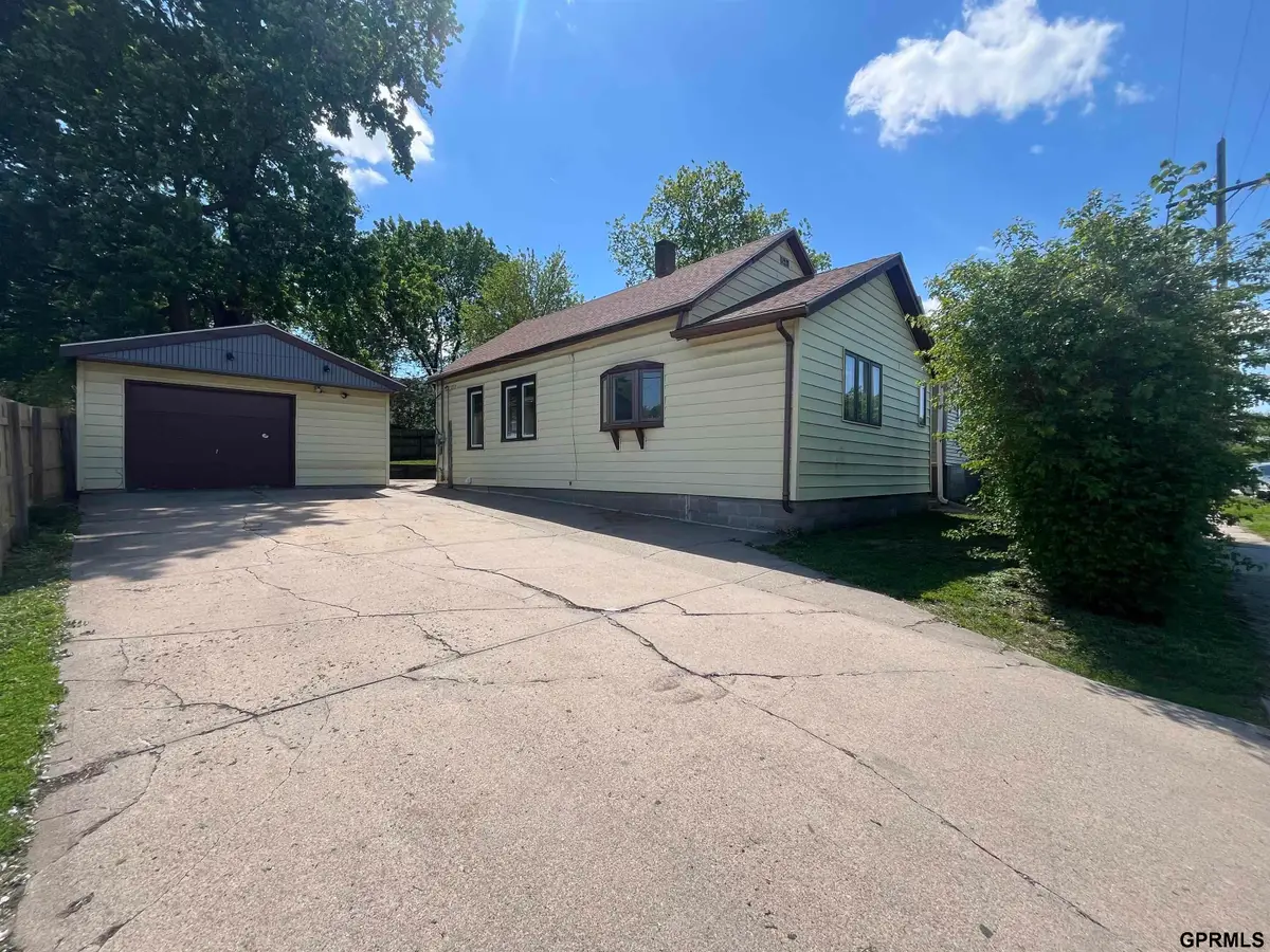 1015 Center Street, Omaha, NE 68108 - #1