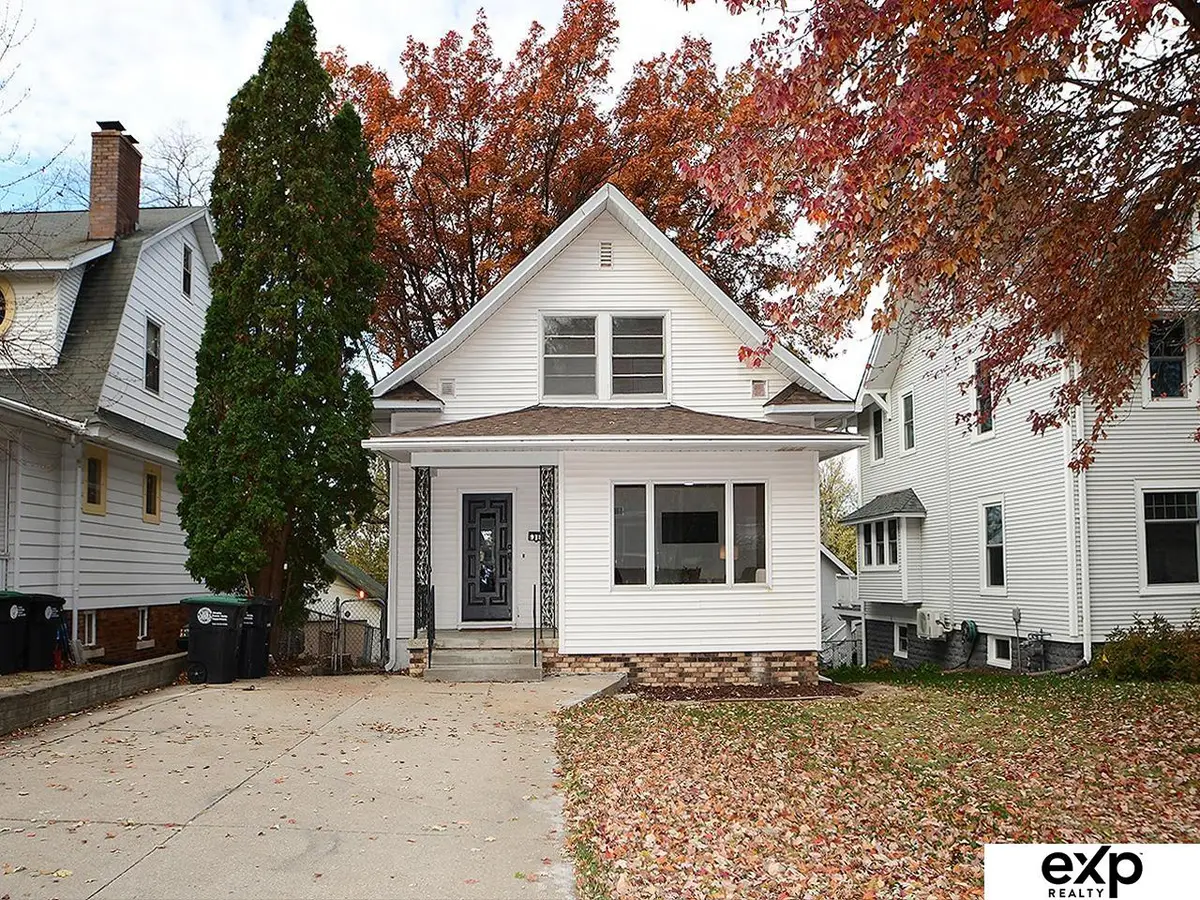 918 S 38th Street, Omaha, NE 68105 - #1