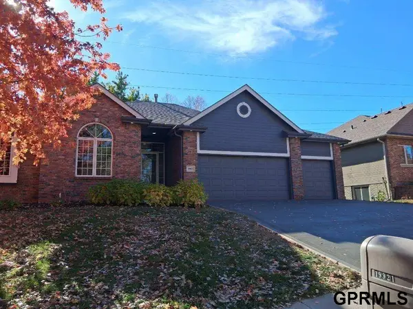 19921 Farnam Street, Omaha, NE 68022