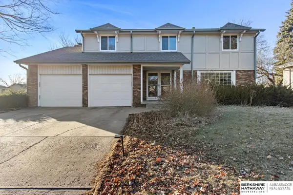 648 S 214th Street, Omaha, NE 68022