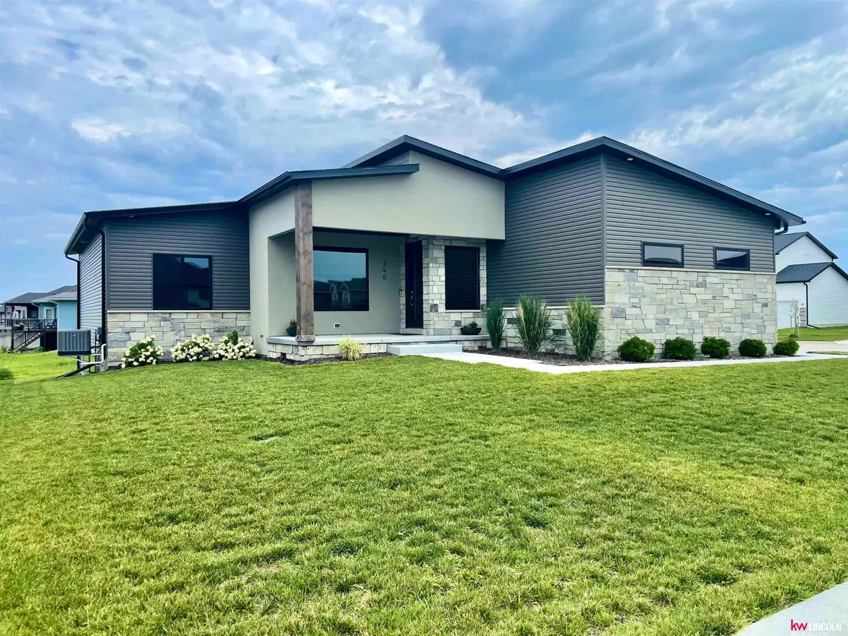 740 W Panorama Road, Lincoln, NE 68523 - #1