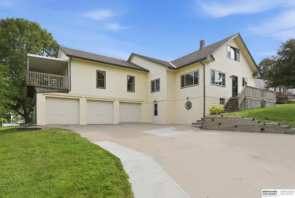 7402 Sarpy Avenue, Bellevue, NE 68147