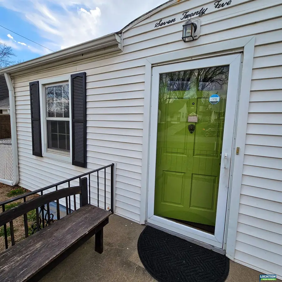 725 S 44th Street, Lincoln, NE 68510 - #2
