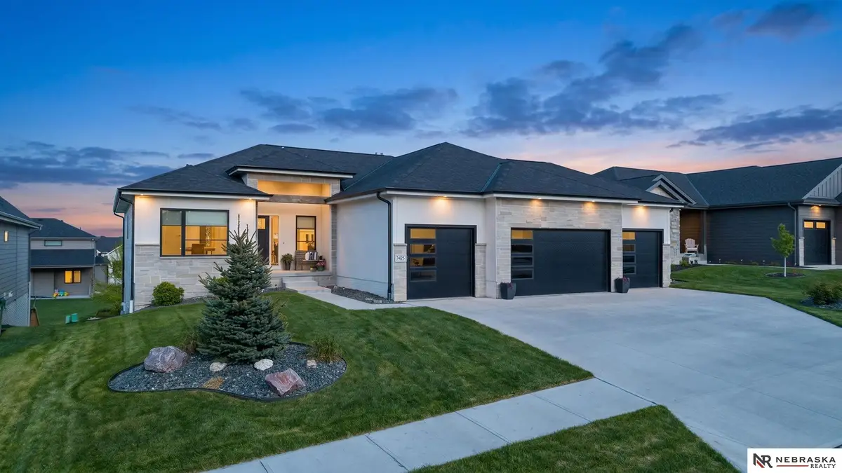5425 N 206th Street, Elkhorn, NE 68022 - #1