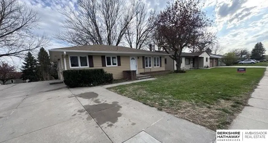 1805 W Madison Avenue, Norfolk, NE 68701 - #2