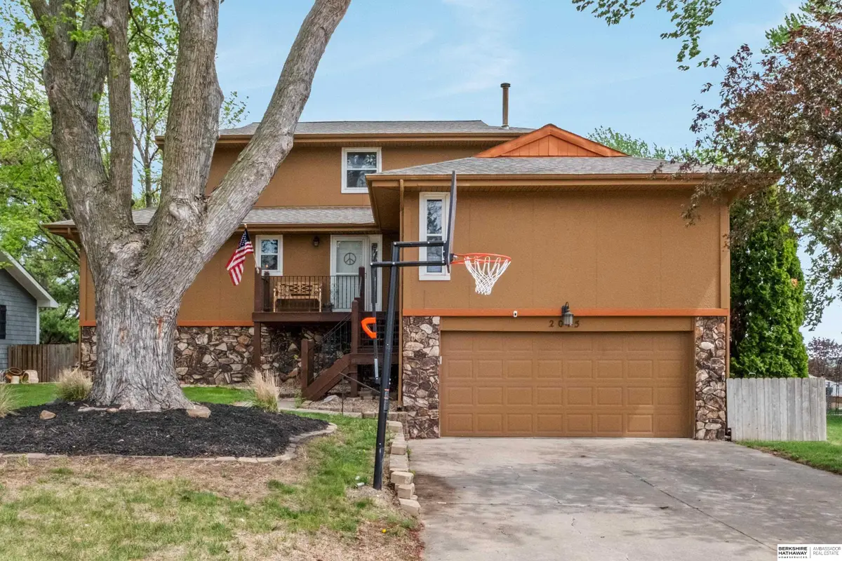 2015 S 165th Street, Omaha, NE 68130 - #1