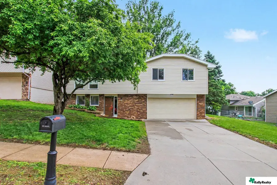 10927 Crown Point Avenue, Omaha, NE 68164 - #2