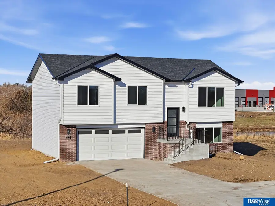 4910 N 35th Court, Lincoln, NE 68524 - #3