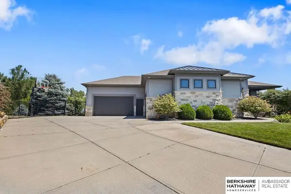 5507 S 208 Circle, Elkhorn, NE 68022