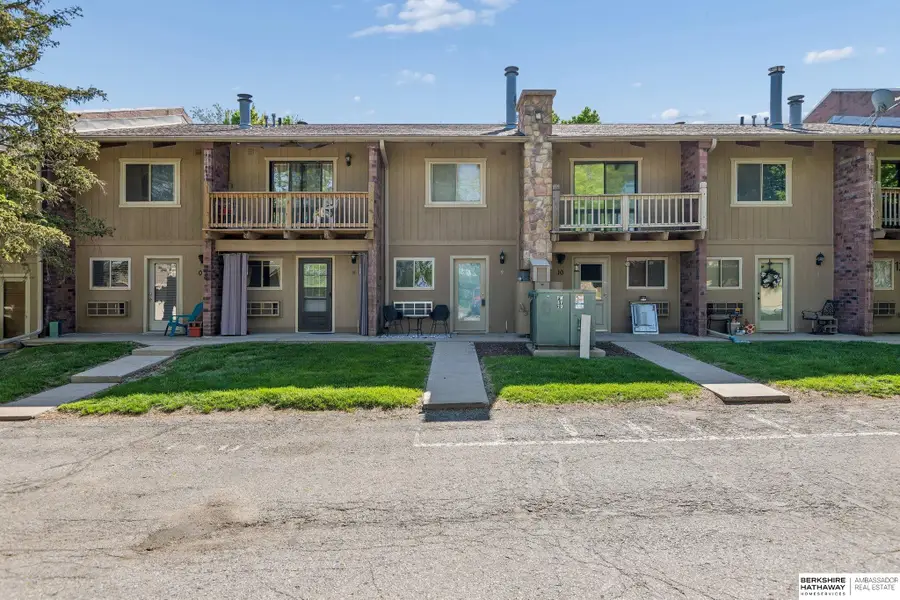 8941 Miami Street #9, Omaha, NE 68134 - #3