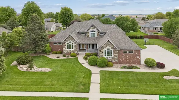 1350 N Bristolwood Drive, Fremont, NE 68025