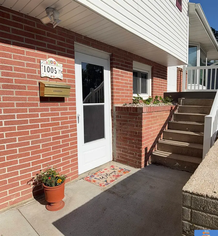 1005 N 16th Avenue, Beatrice, NE 68310 - #2