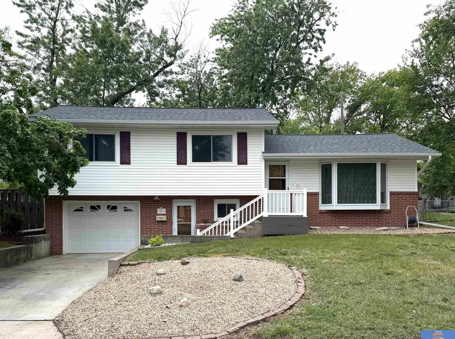 1005 N 16th Avenue, Beatrice, NE 68310 - #3