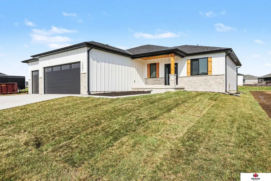 7942 Ponce Drive, Lincoln, NE 68516 - #2