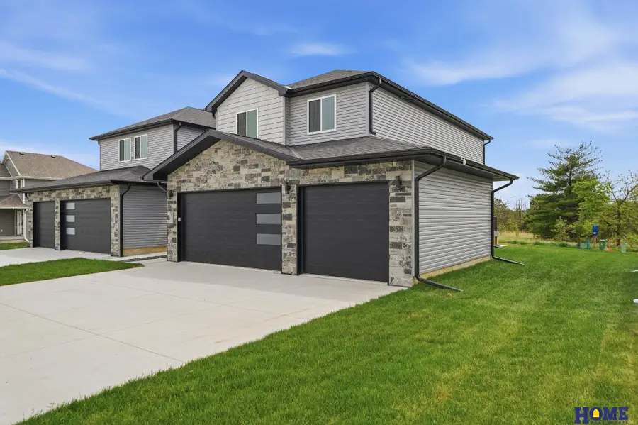 8911 Peregrine Road, Lincoln, NE 68505 - #3
