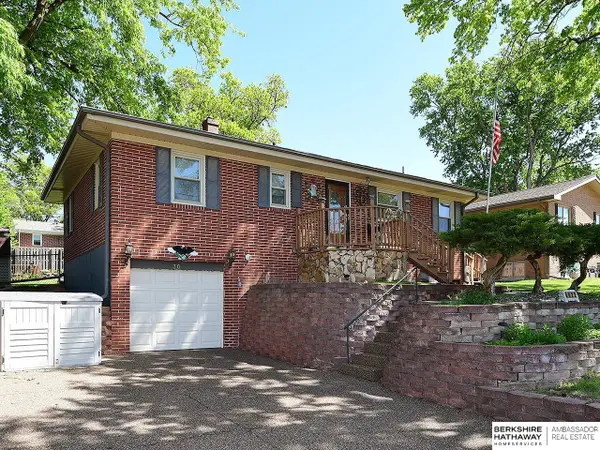 3022 Pleasant Drive, Bellevue, NE 68147