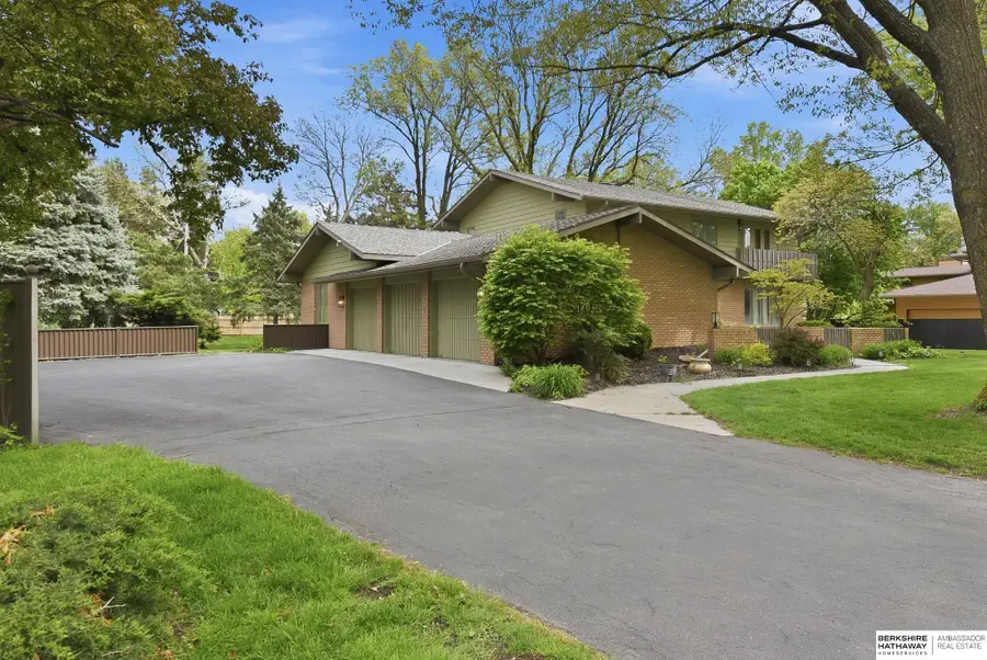2709 S 100th Street, Omaha, NE 68124 - #3