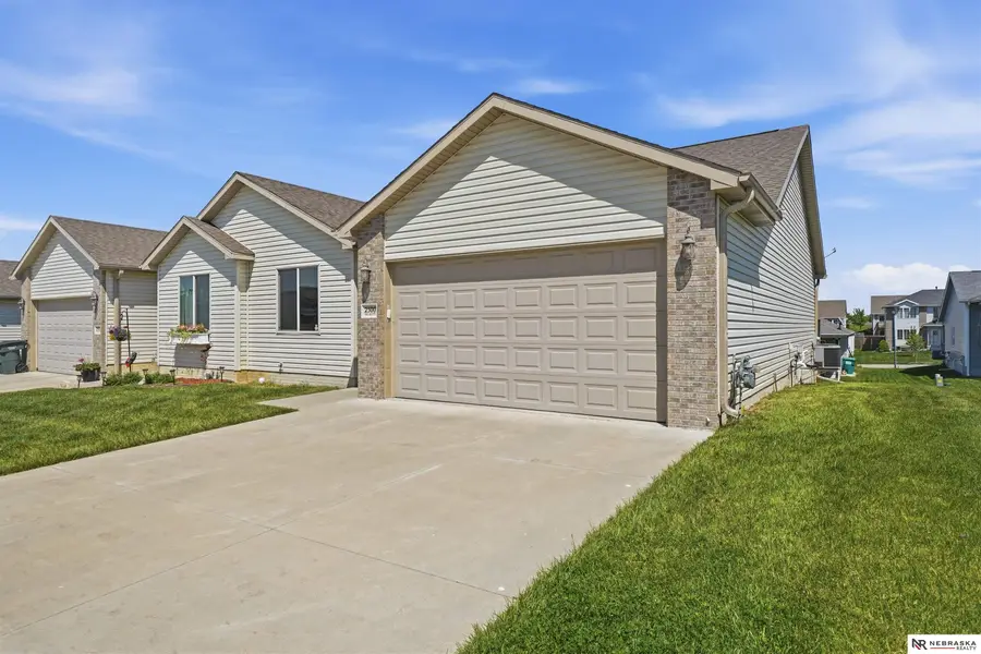 2500 N 87th Street, Lincoln, NE 68507 - #2