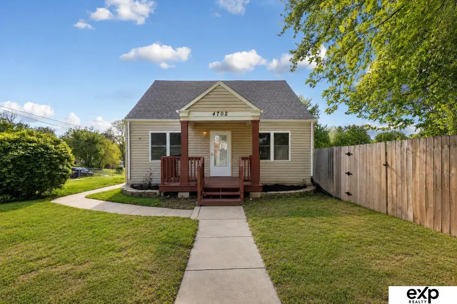 4702 N 52 Street, Omaha, NE 68104 - #2