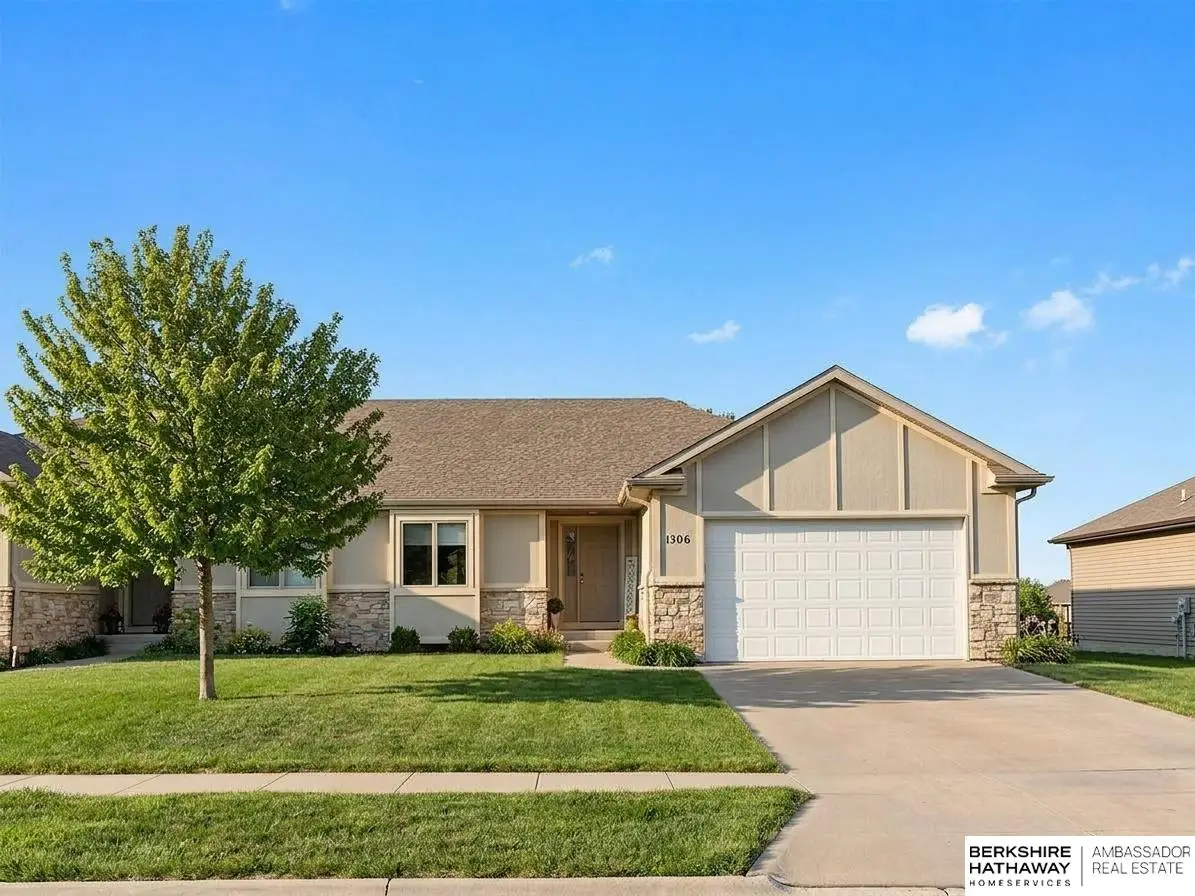 1306 Autumn Road, Hickman, NE 68372 - #1