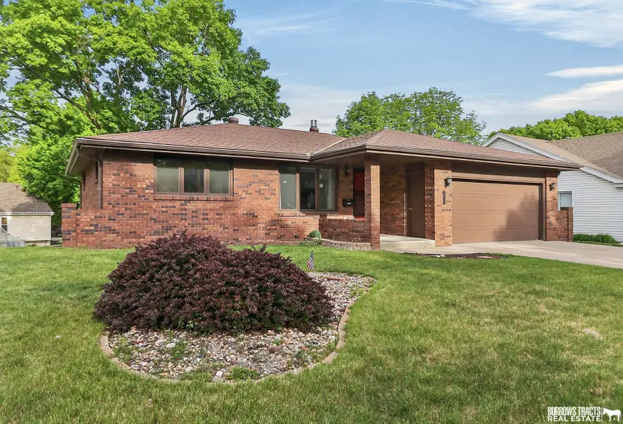 3739 S 77th Street, Lincoln, NE 68506 - #2
