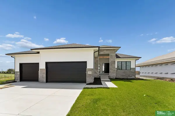 11722 S 124th Avenue, Papillion, NE 68046