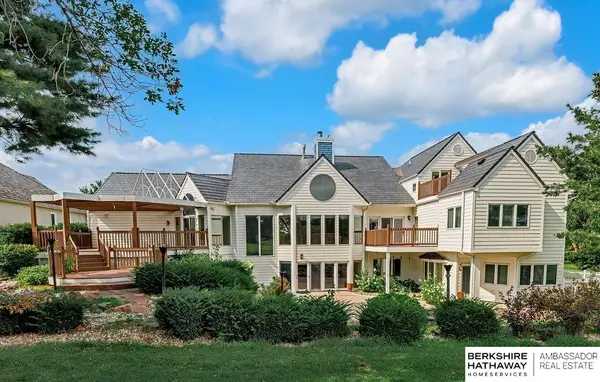 811 Western Hills Drive, Papillion, NE 68046
