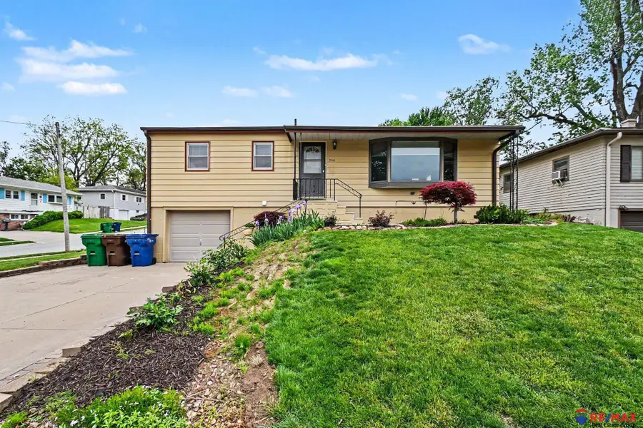 3206 Wallace Avenue, Bellevue, NE 68005 - #3