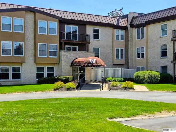 12727 W Dodge Road #112B, Omaha, NE 68154