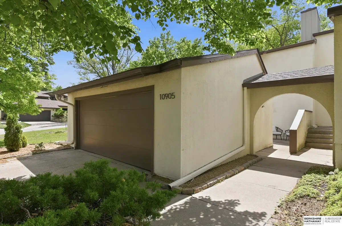 10905 Saratoga Plaza, Omaha, NE 68164 - #1
