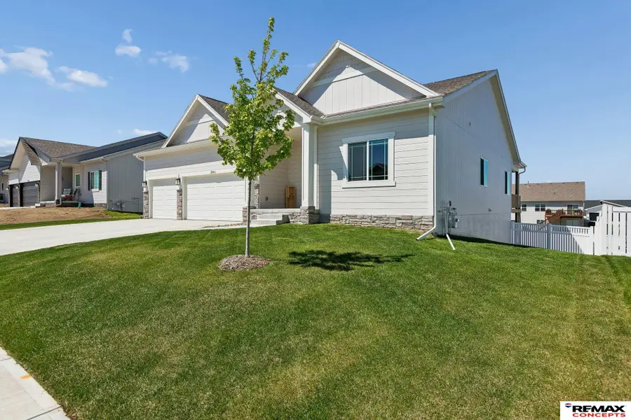 12104 S 107th Avenue, Papillion, NE 68046 - #3