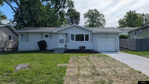 6711 S 49 Street, Omaha, NE 68117