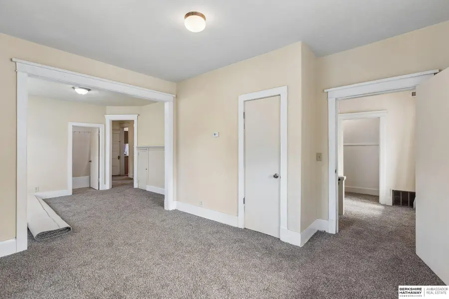 528 S 26th Avenue, Omaha, NE 68105 - #3