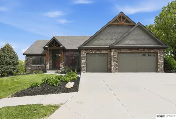 5823 S 238th Street, Elkhorn, NE 68022