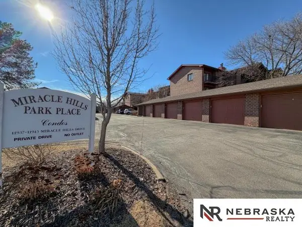11945 Miracle Hills Drive #20, Omaha, NE 68154