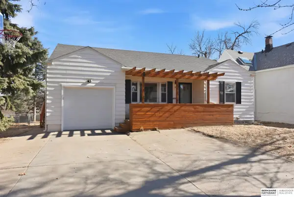 2327 N 60th Avenue, Omaha, NE 68104