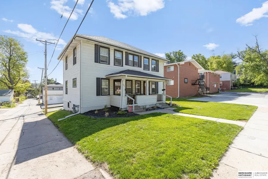825-827 N 47th Street, Omaha, NE 68132 - #3