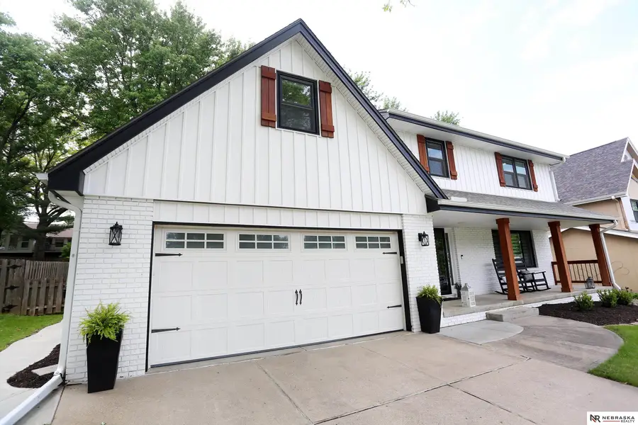 808 Taylor Street, Papillion, NE 68046 - #3