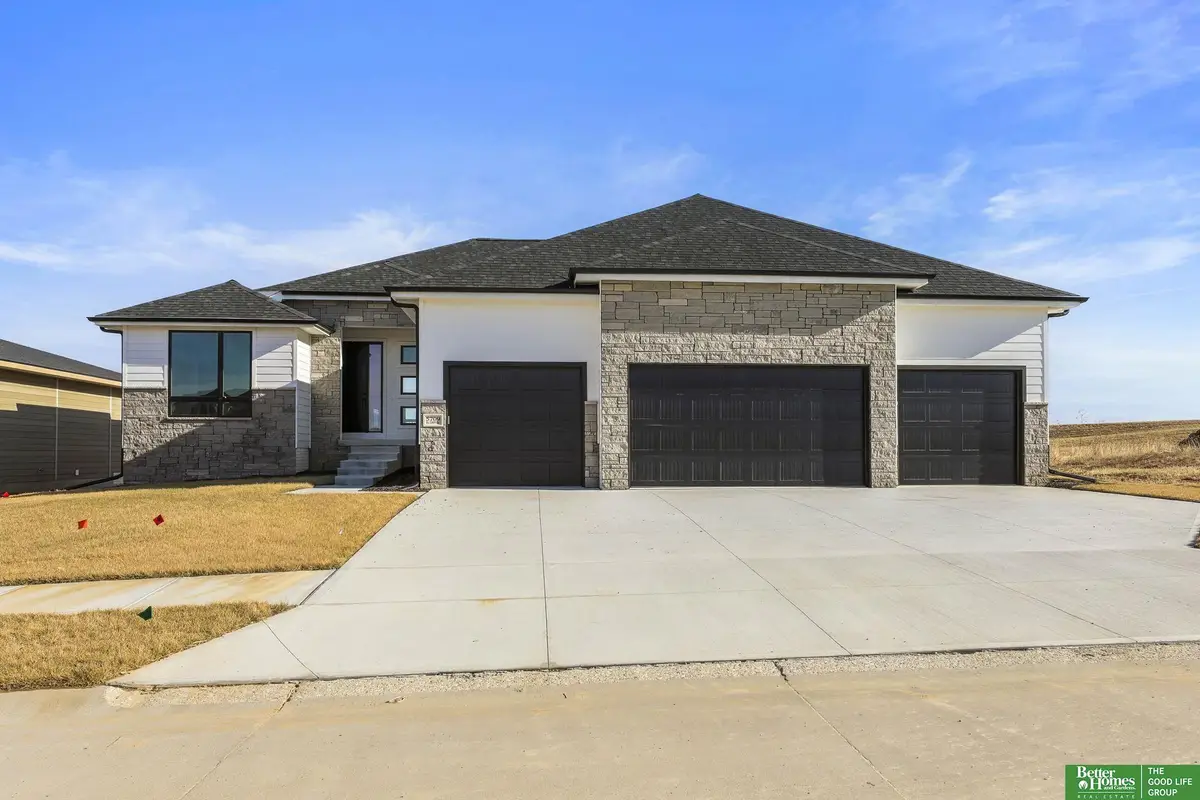 5709 N 195th Street, Elkhorn, NE 68022 - #1